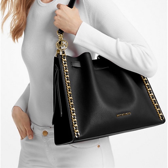 MICHAEL KORS
Mina Large Chain Shoulder Tote Bag
Black 
NWT - Picture 1 of 16